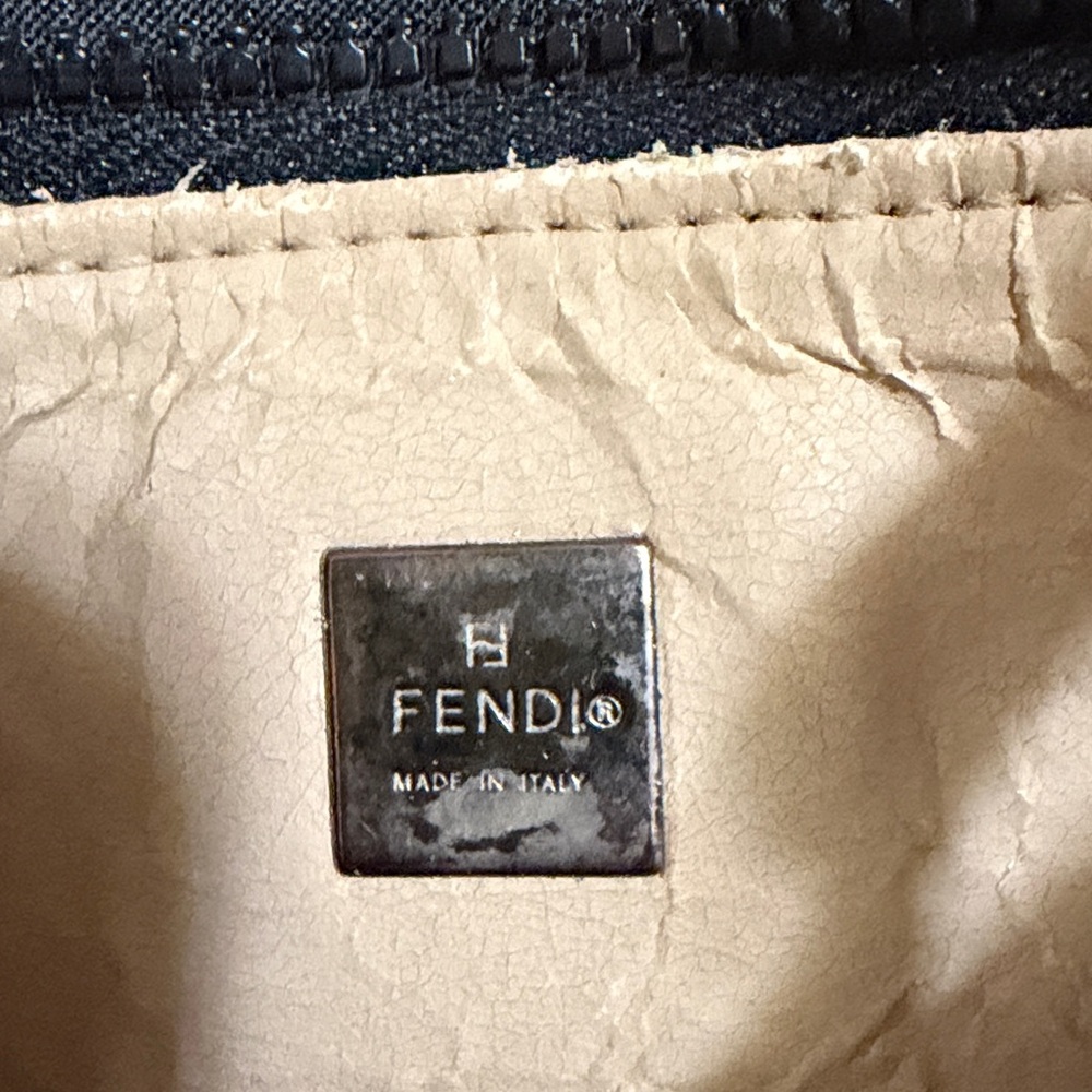 Black Fendi pouch. Great to keep items in and not ruin the inside of your bag. - Picture 2 of 6